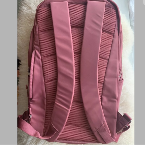 LULULEMON OUT OF RANGE 🎒 20L - Picture 8 of 9
